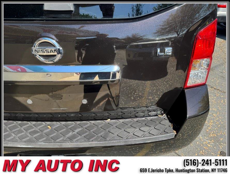 Used 2011 Nissan Pathfinder LE w/ Navigation Pkg image 39