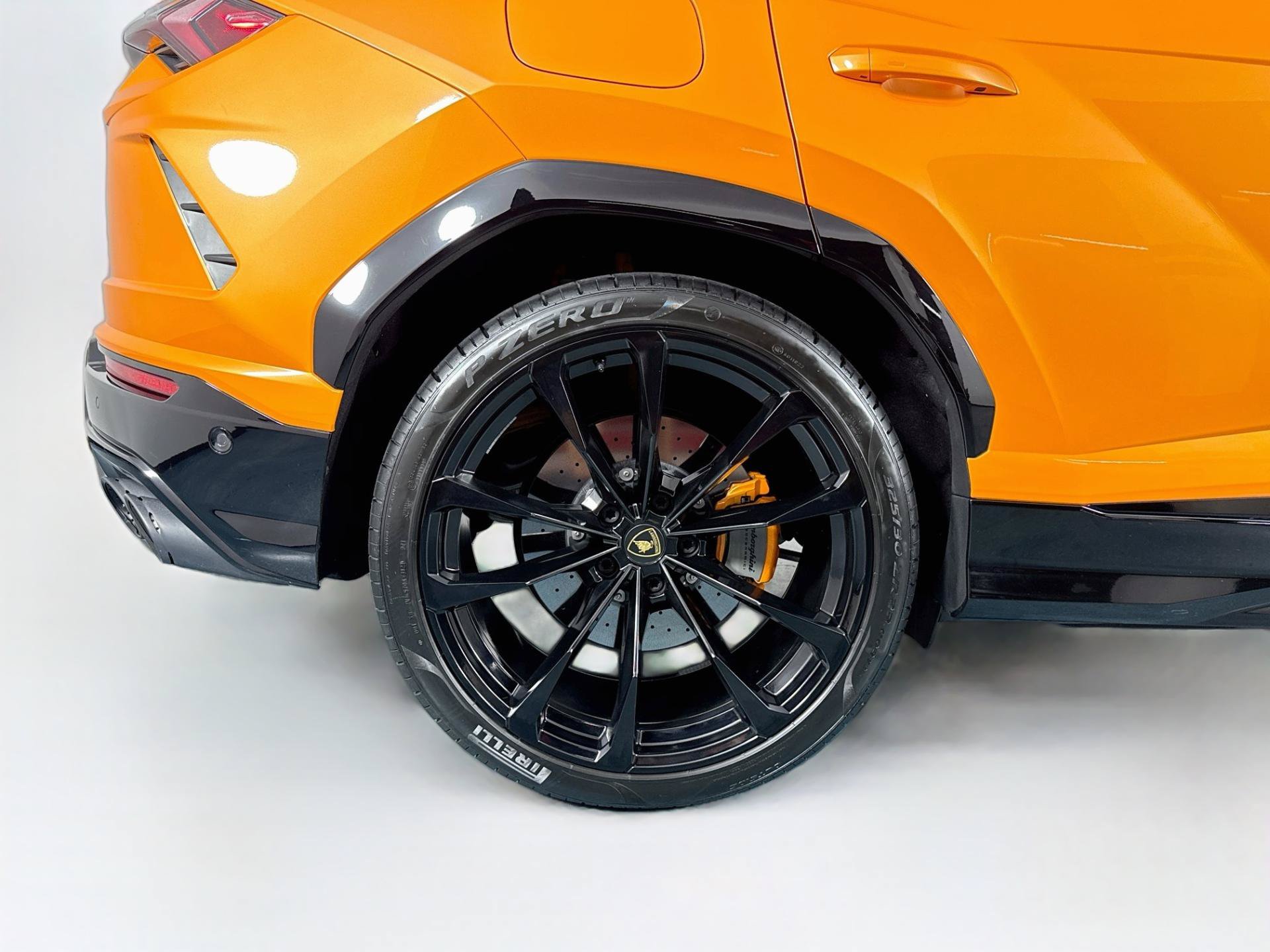 Used 2022 Lamborghini Urus AWD/4WD image 50