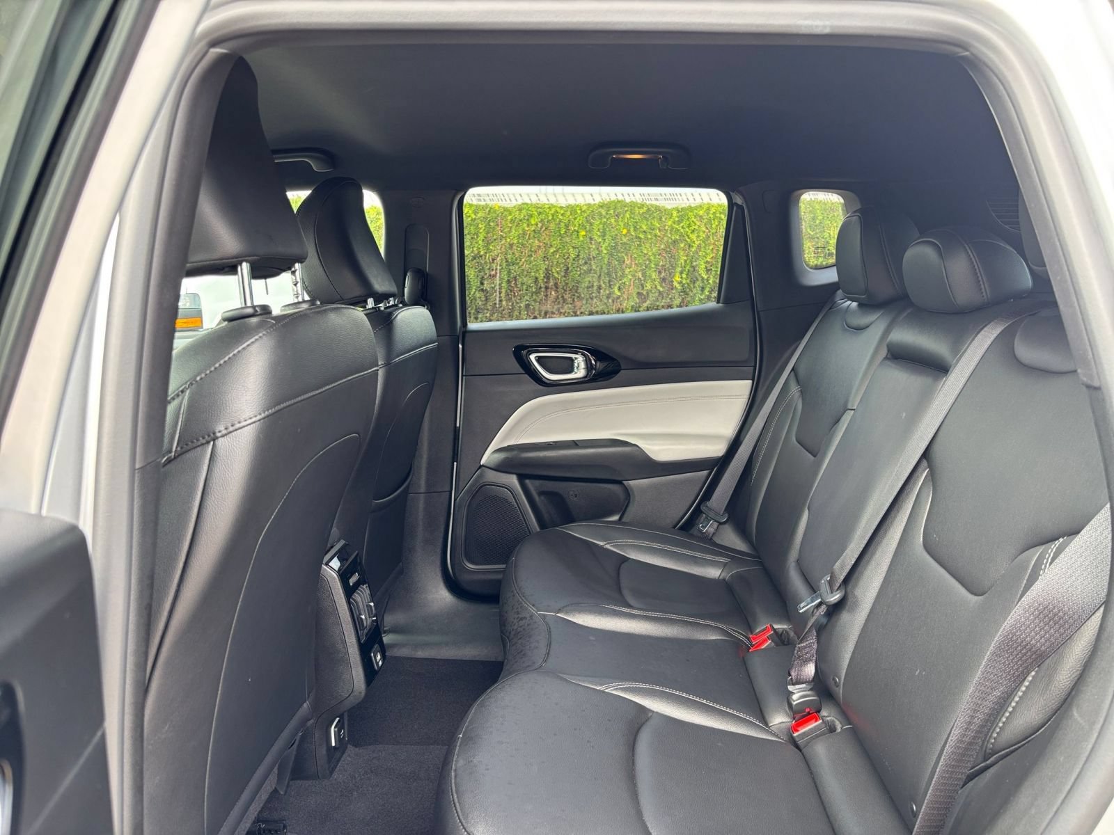 Used 2025 Jeep Compass Limited AWD/4WD image 26