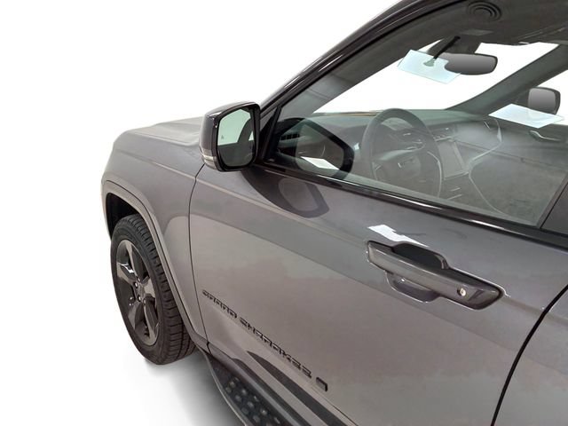 Used 2023 Jeep Grand Cherokee L Laredo AWD/4WD image 10