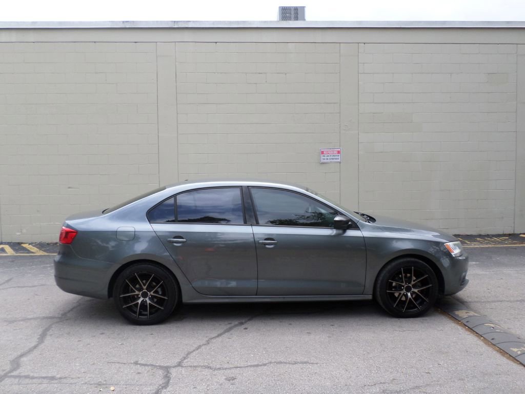 Used 2014 Volkswagen Jetta S image 1
