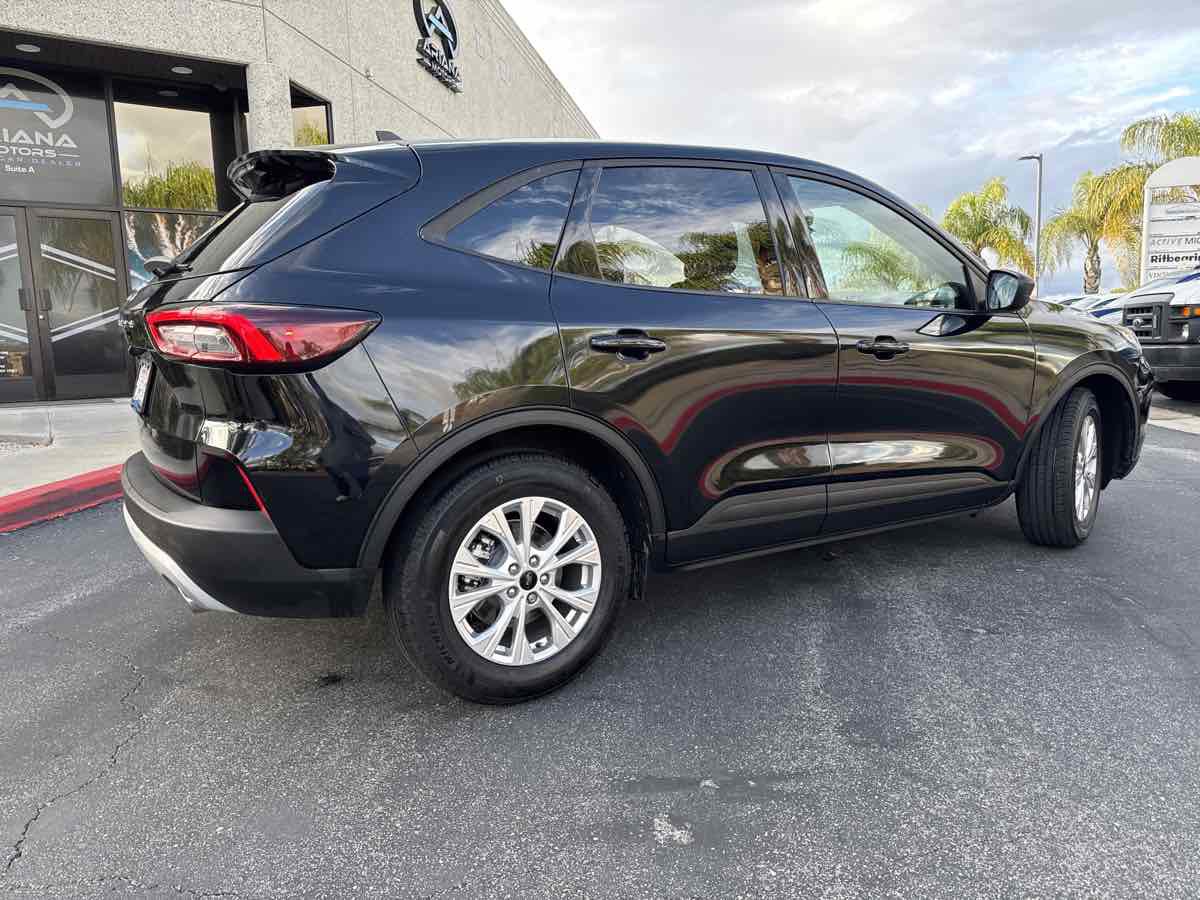 Used 2025 Ford Escape Active image 11