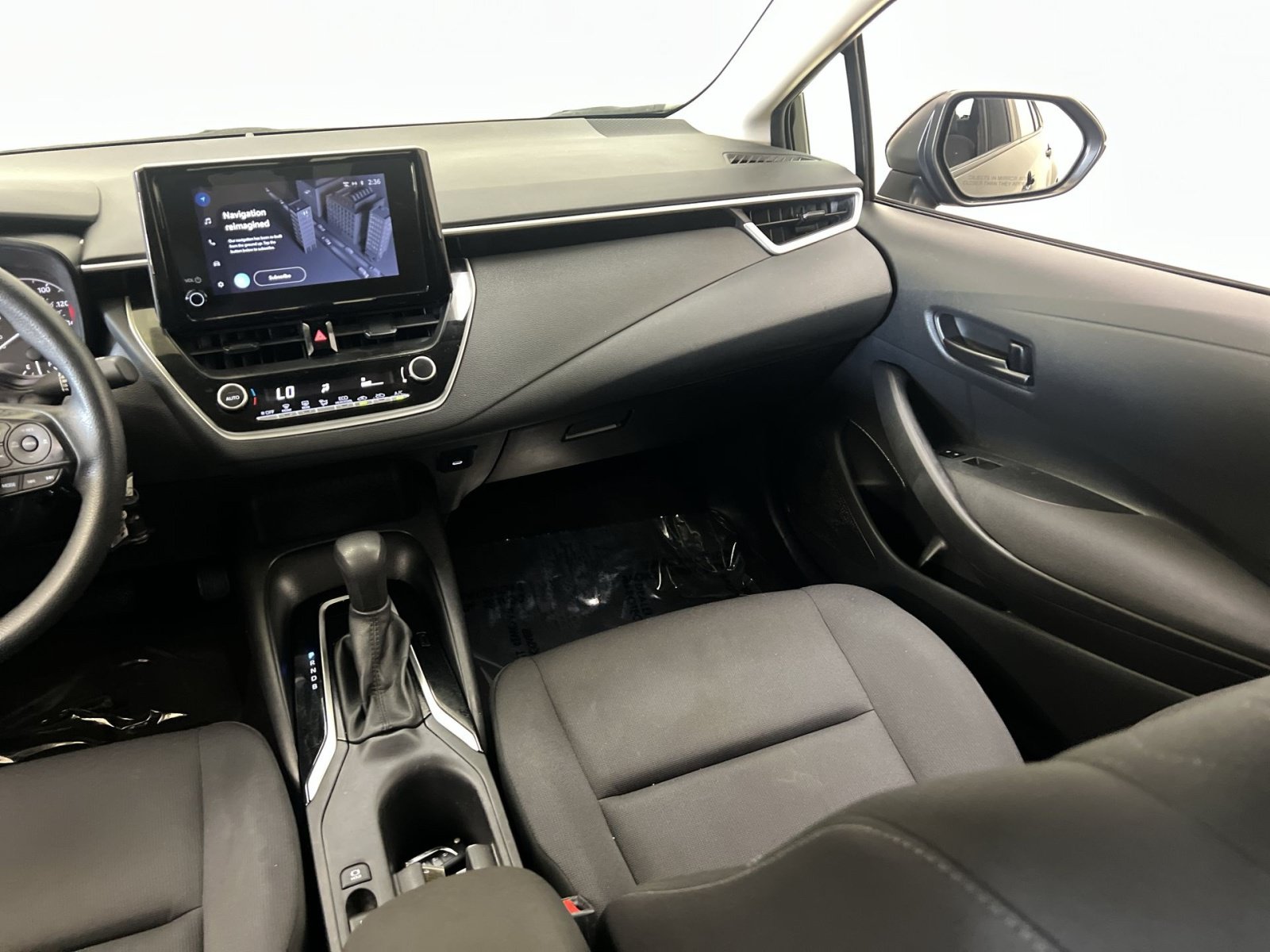 Used 2024 Toyota Corolla LE FWD image 32