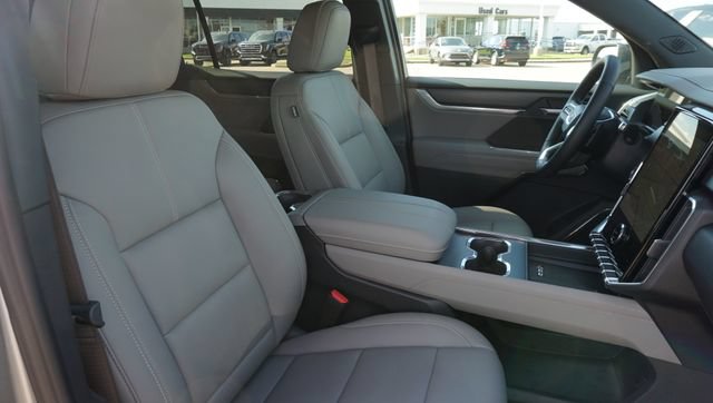 Certified 2026 GMC Acadia Elevation w/ Elevation Premium Package FWD image 23