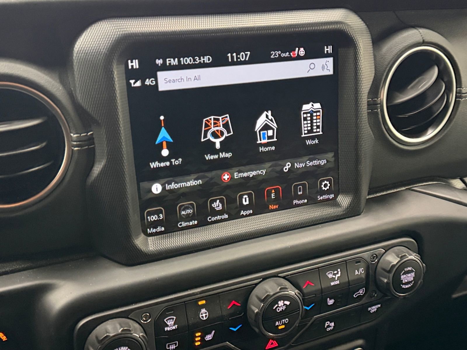 Used 2020 Jeep Wrangler Unlimited Sahara w/ Uconnect 4C Nav & Sound Group AWD/4WD image 27