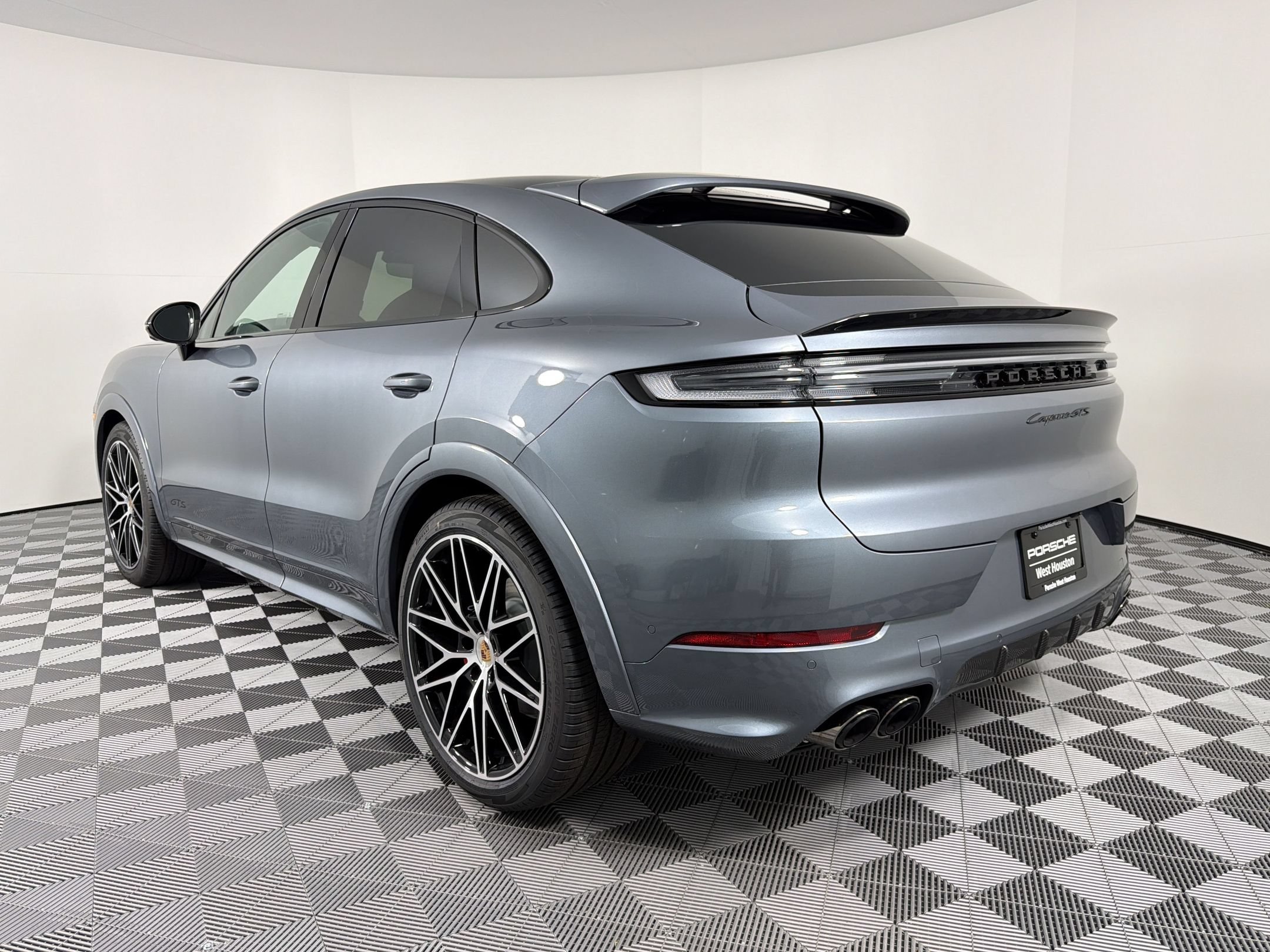 New 2026 Porsche Cayenne GTS AWD/4WD image 3