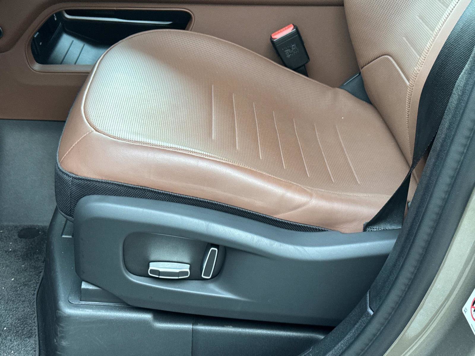 Used 2025 Land Rover Defender 110 image 20