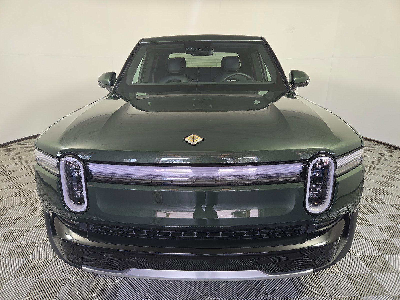 Used 2025 Rivian R1T Adventure image 8
