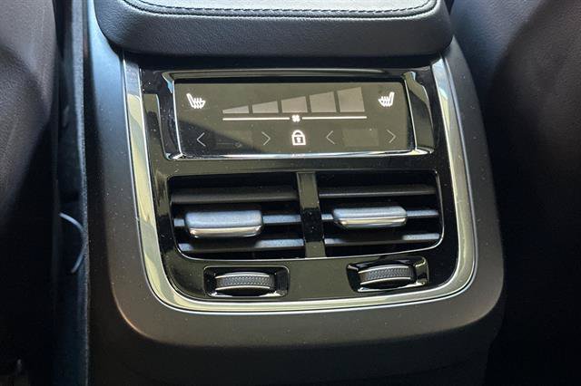 Certified 2025 Volvo XC90 T8 Plus w/ Protection Package Premier AWD/4WD image 13