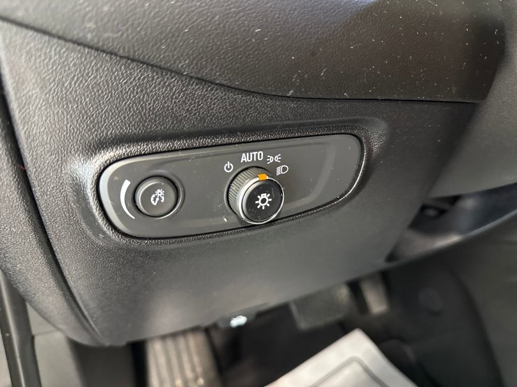 Used 2018 Chevrolet Equinox LT AWD/4WD image 8