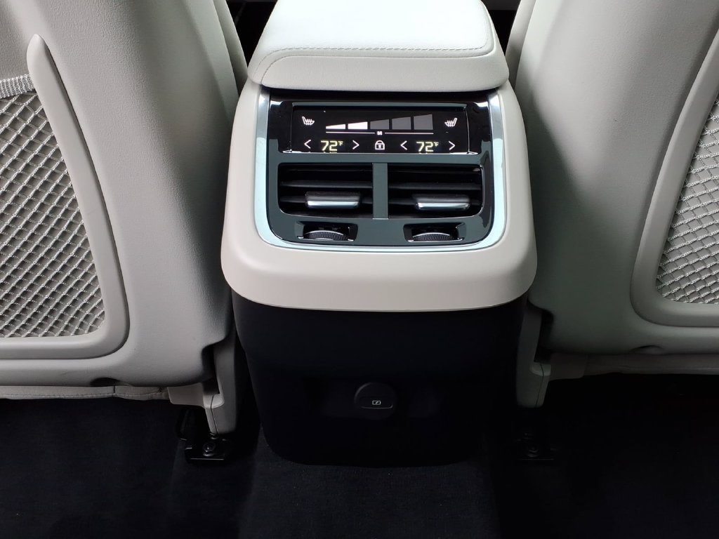 Certified 2026 Volvo XC60 B5 Ultra AWD/4WD image 24