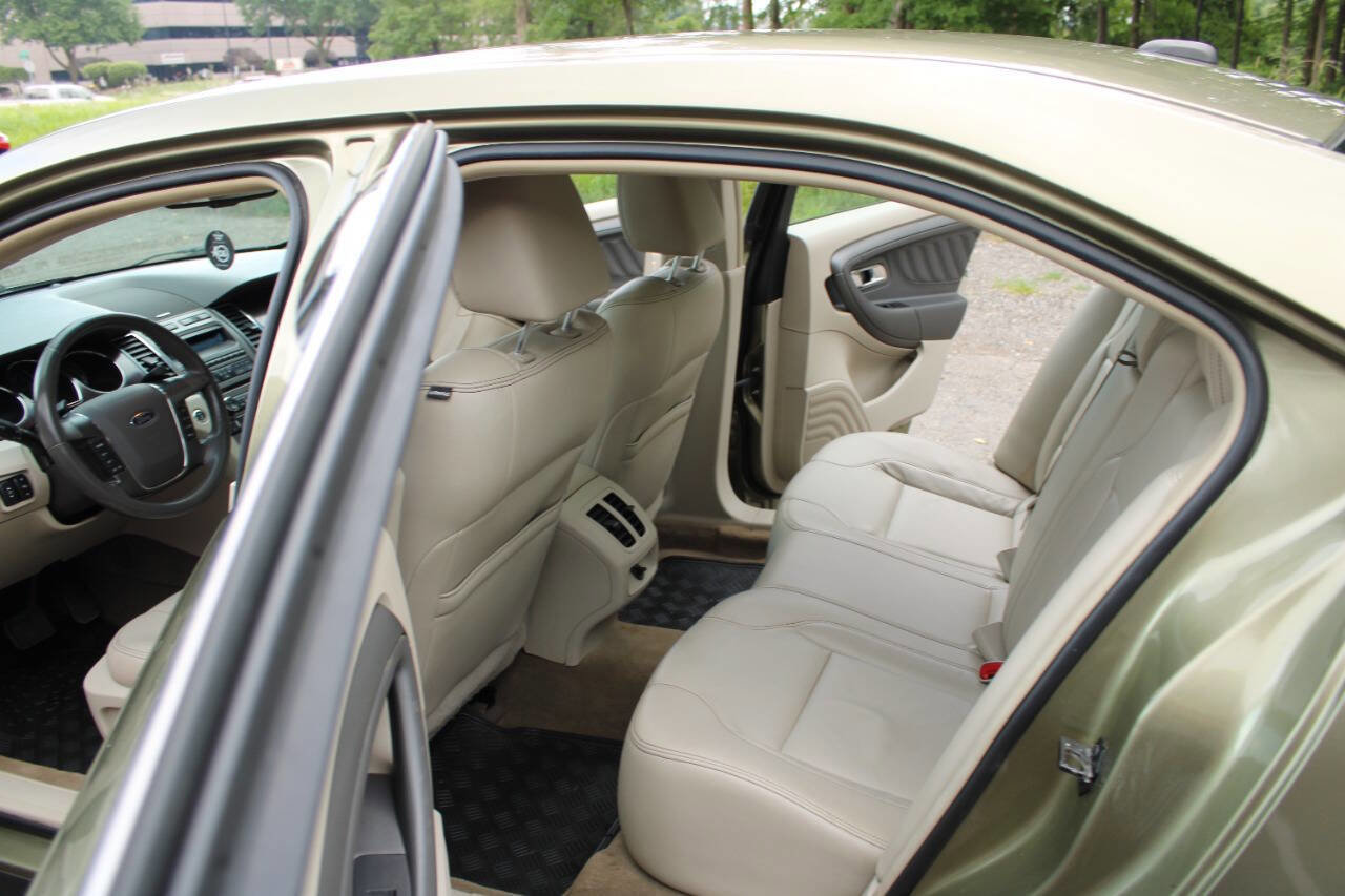 Used 2012 Ford Taurus SEL FWD image 17