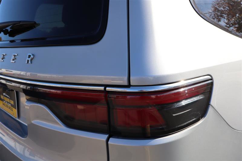 Used 2024 Jeep Wagoneer Series III image 26