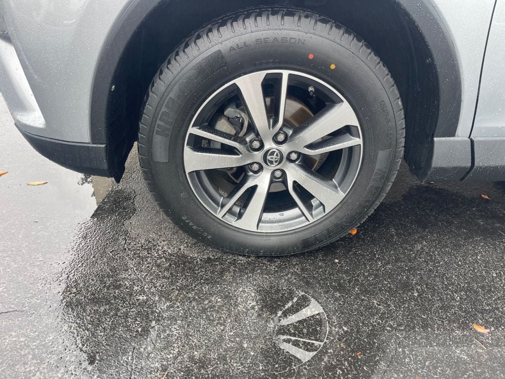 Used 2018 Toyota RAV4 XLE FWD image 10