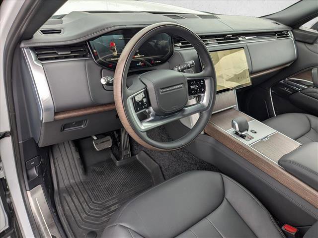 New 2025 Land Rover Range Rover Long Wheelbase SE image 3