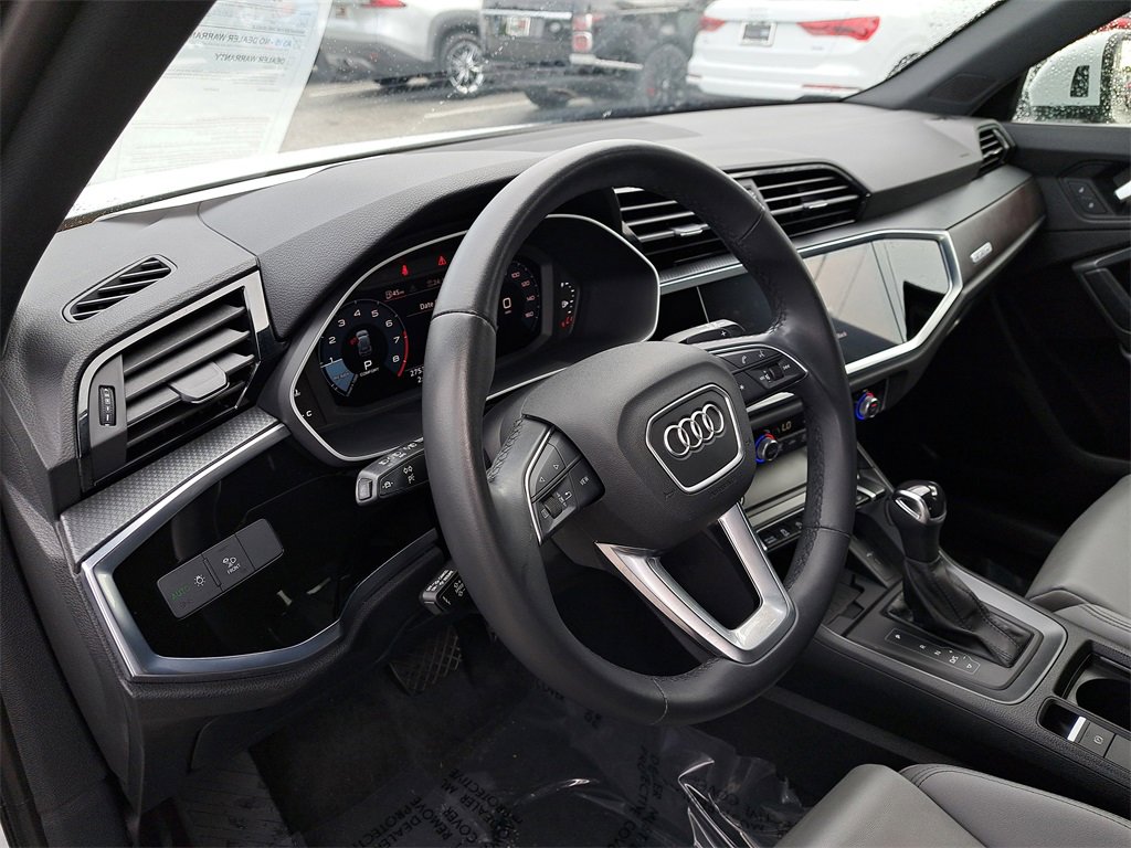 Used 2023 Audi Q3 2.0T Premium Plus w/ Premium Plus Package image 7