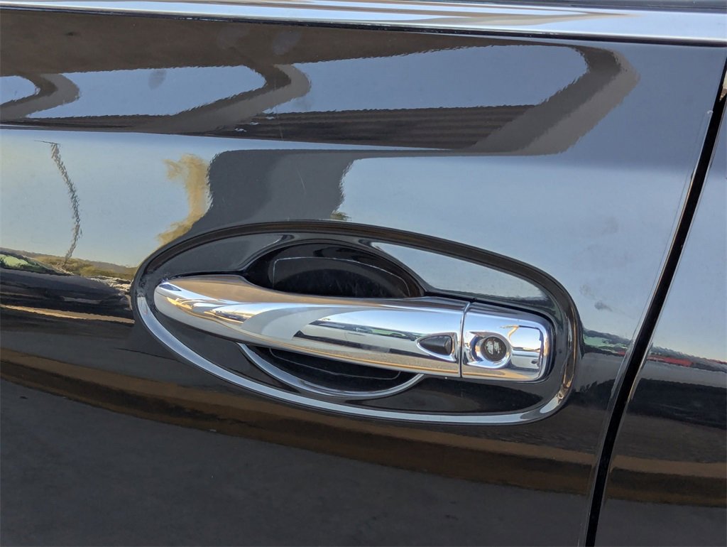 Used 2018 Nissan Rogue SV image 34