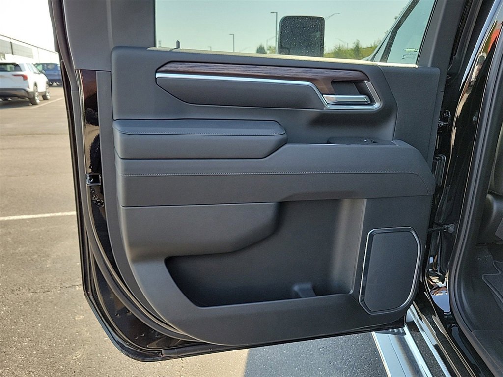 New 2026 GMC Sierra 2500 SLT w/ SLT Premium Package image 13