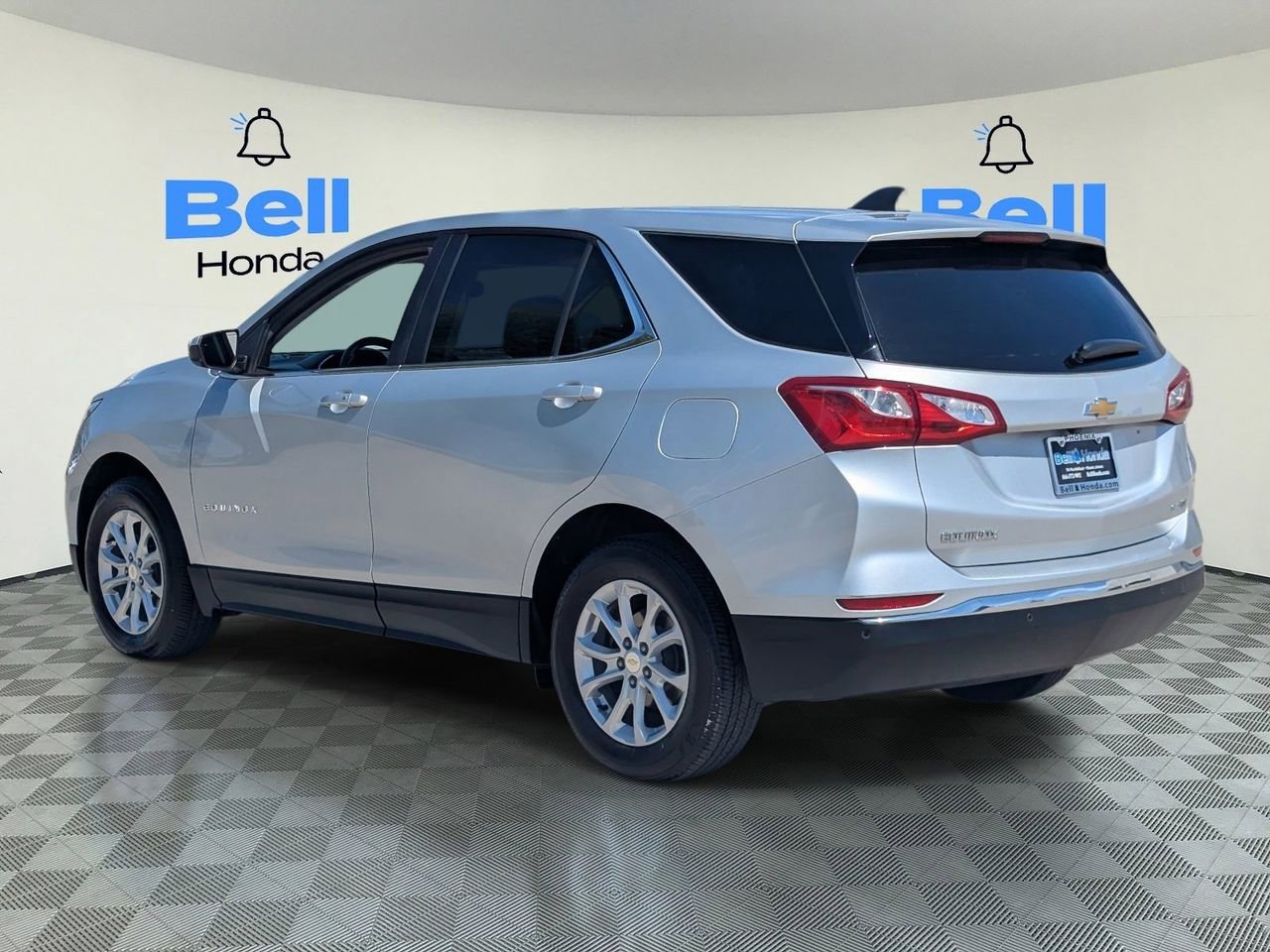 Used 2021 Chevrolet Equinox LT w/ LPO, Cargo Package AWD/4WD image 3