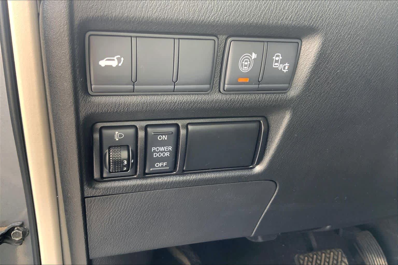 Used 2017 Nissan Armada Platinum w/ Captain Seat Package AWD/4WD image 33