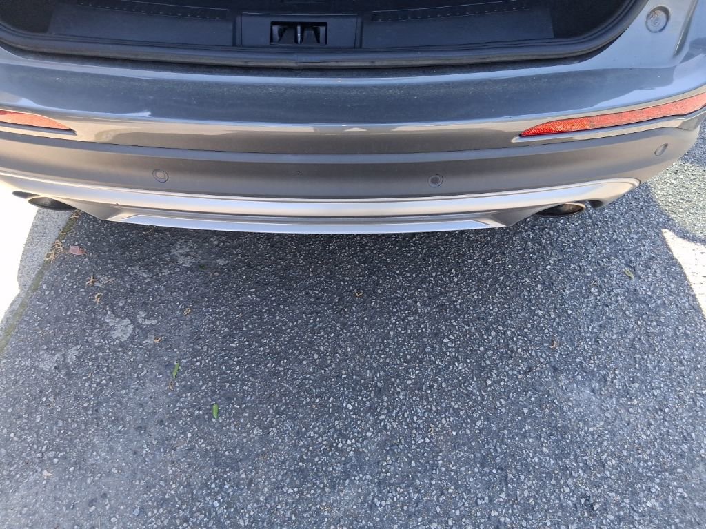 Used 2021 Lincoln Corsair AWD w/ Rear Removable Package Tray image 19