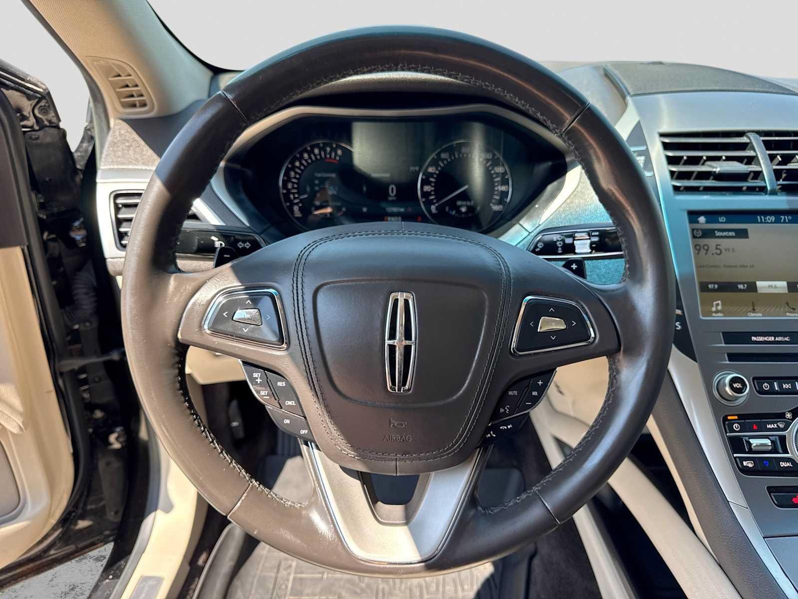Used 2017 Lincoln MKZ Premiere AWD/4WD image 22