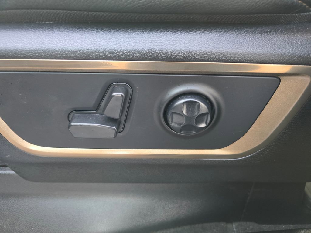 Used 2023 RAM 1500 Limited w/ Body-Colour Bumper Group image 19