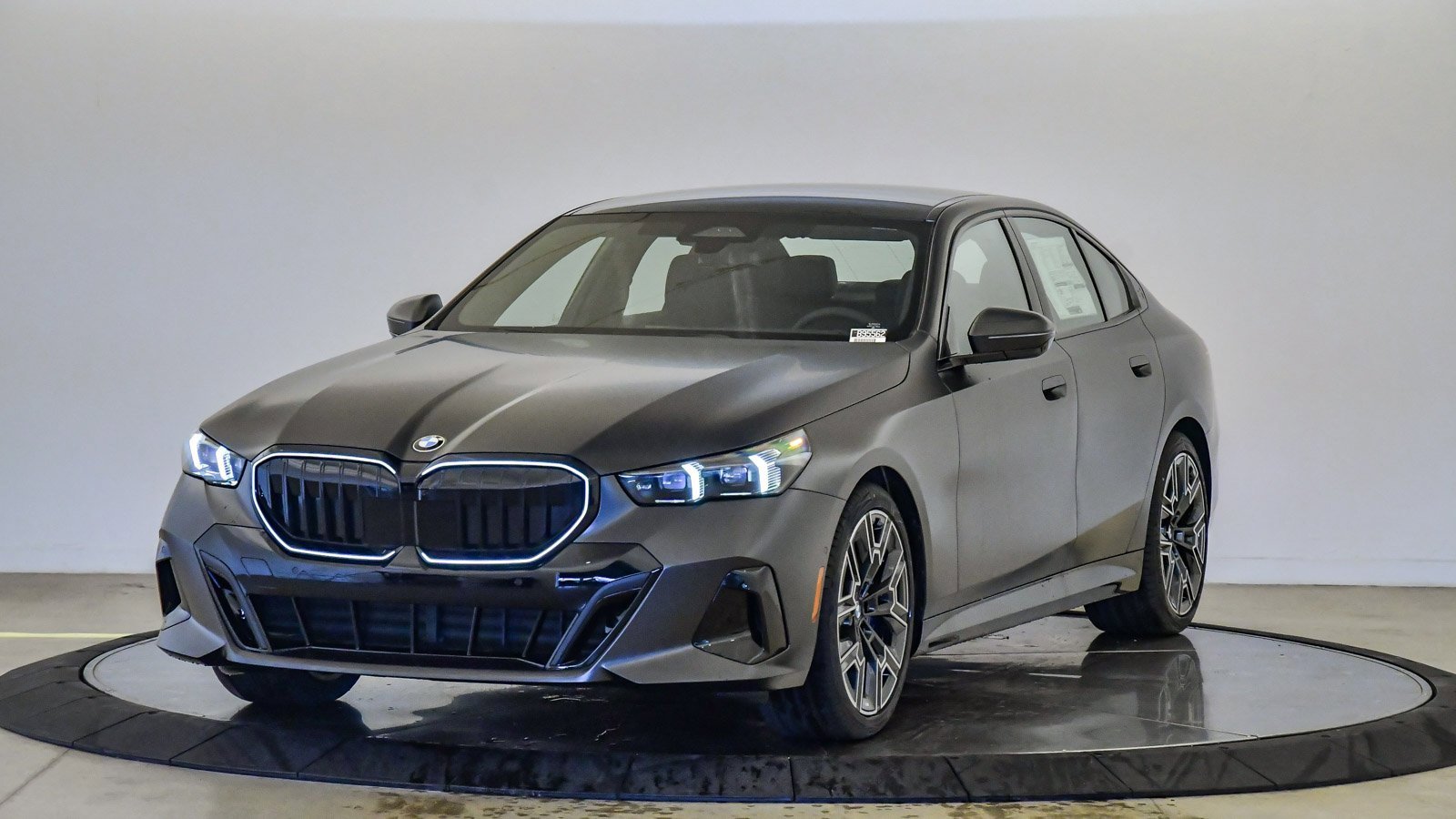 New 2026 BMW 540i xDrive w/ M Sport Package