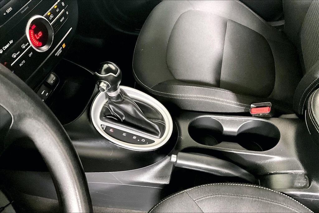 Used 2017 Kia Soul + image 15