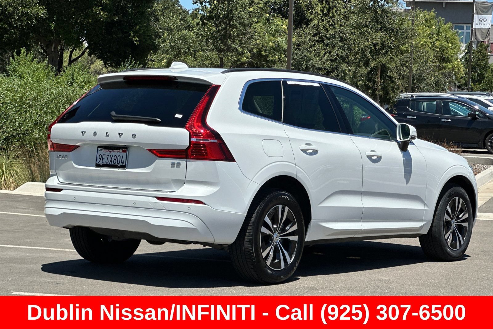Used 2023 Volvo XC60 B5 Core w/ Protection Package Premier FWD image 4