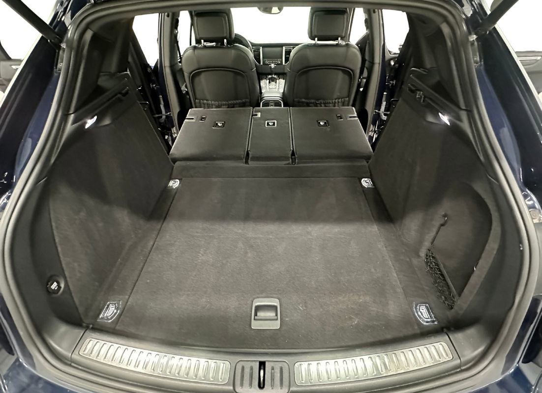 Used 2018 Porsche Macan image 16