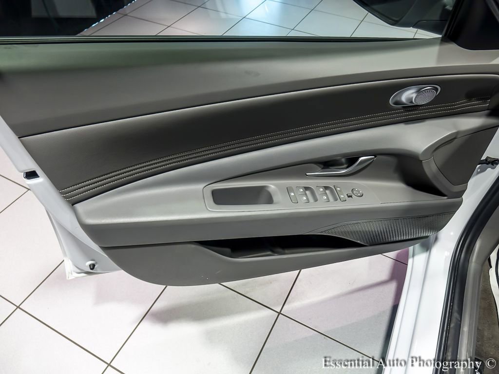 Used 2025 Hyundai Elantra SEL image 31