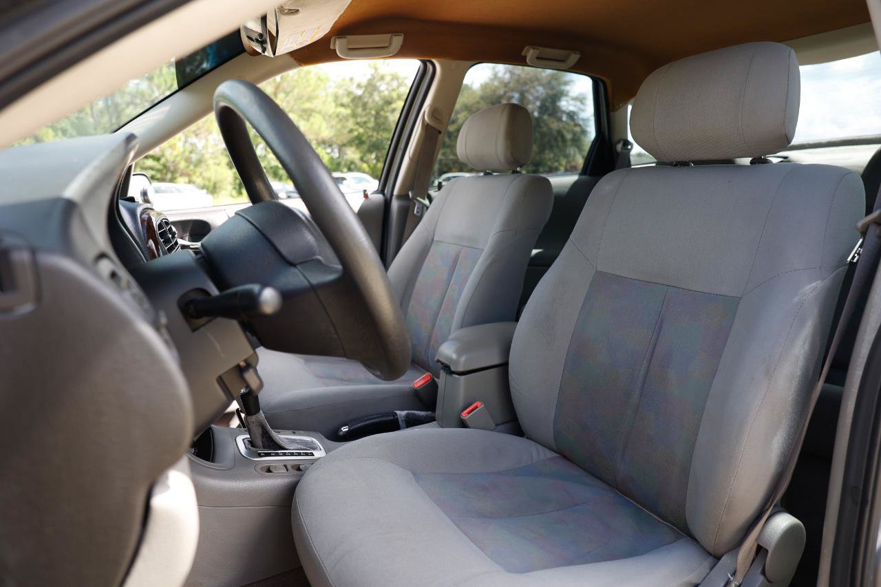 Used 2003 Saturn L-Series L200 w/ Audio Pkg I FWD image 6
