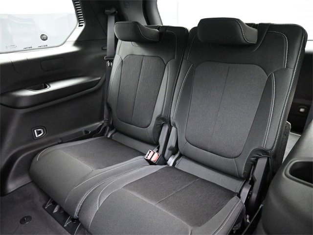 New 2025 Jeep Grand Cherokee L Laredo image 17