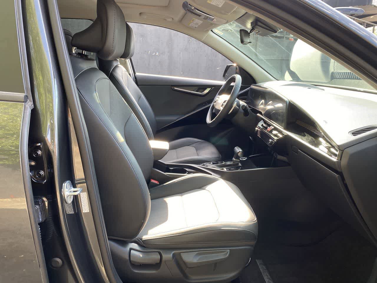 Used 2023 Kia Niro EX Touring FWD image 19