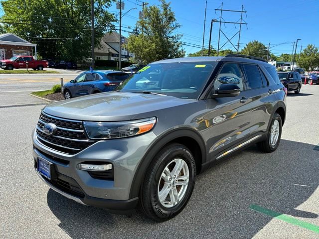 Certified 2023 Ford Explorer XLT w/ Equipment Group 202A AWD/4WD image 2