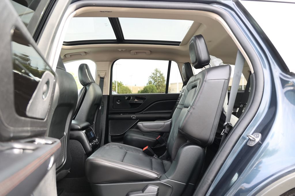 Certified 2024 Lincoln Aviator Reserve w/ Equipment Group 201A AWD/4WD image 42