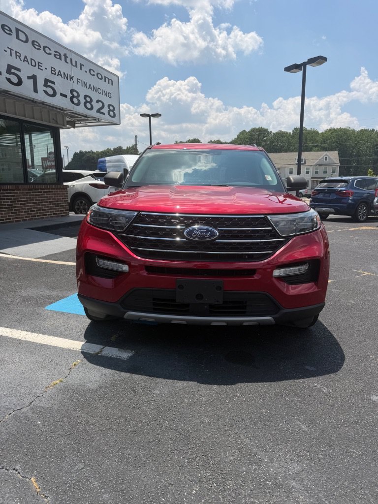 Used 2021 Ford Explorer XLT w/ Equipment Group 202A AWD/4WD image 2