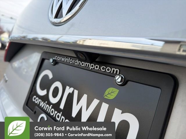 Used 2017 Volkswagen Passat 1.8T R-Line image 11