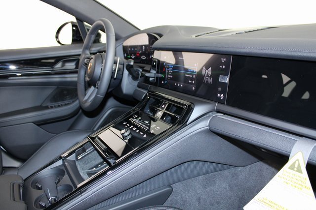 New 2025 Porsche Panamera 4 image 28