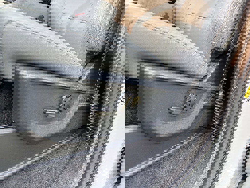 New 2025 Ford F150 Lightning Flash image 40