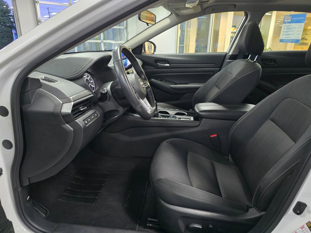 Used 2024 Nissan Altima 2.5 SV w/ SV Premium Package image 23
