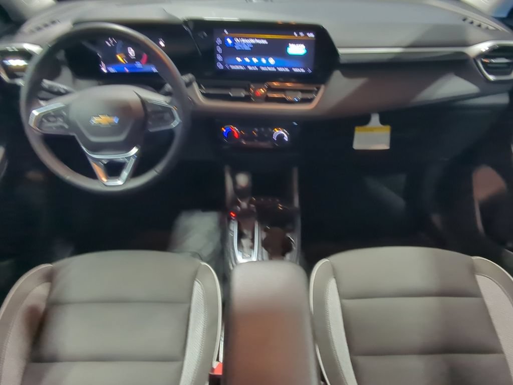 Used 2025 Chevrolet TrailBlazer LT FWD image 18