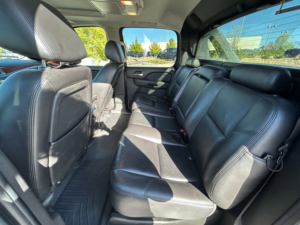Used 2011 Chevrolet Avalanche LTZ AWD/4WD image 28