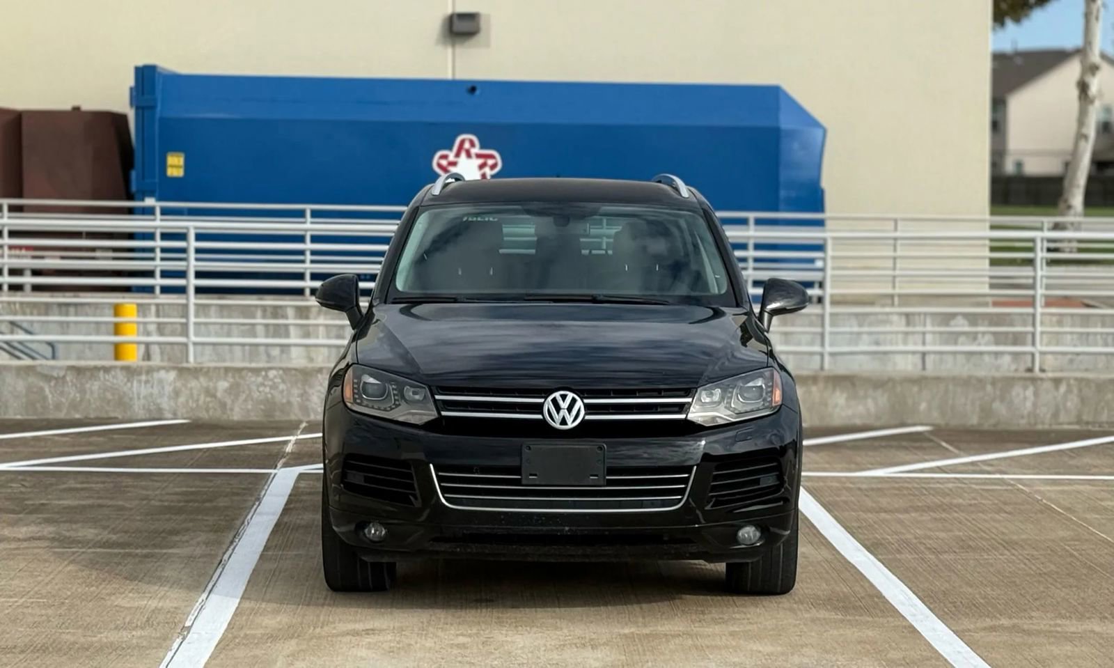 Used 2012 Volkswagen Touareg VR6 AWD/4WD image 2