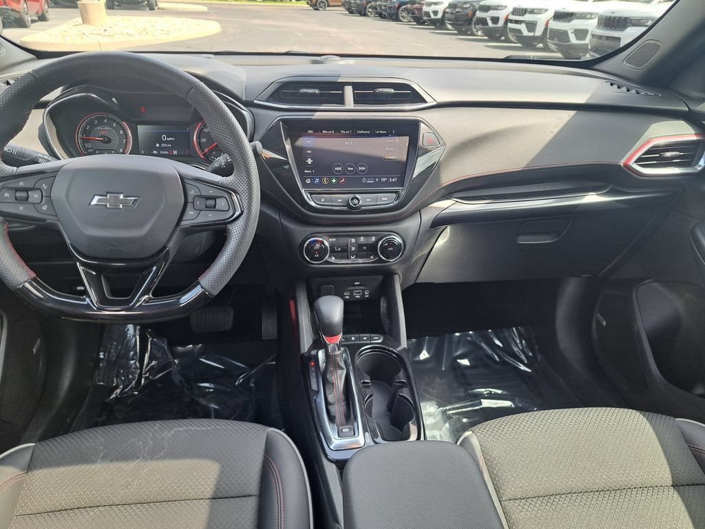 Used 2023 Chevrolet TrailBlazer RS w/ Sun and Liftgate Package AWD/4WD image 12