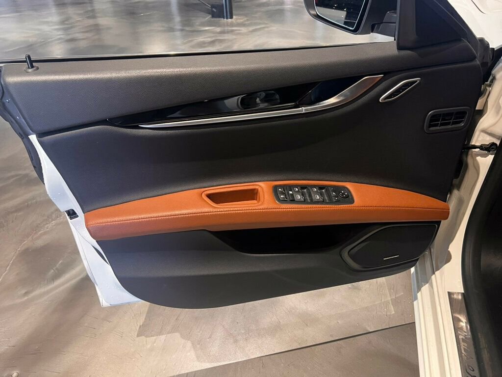 Used 2019 Maserati Ghibli GranSport image 13