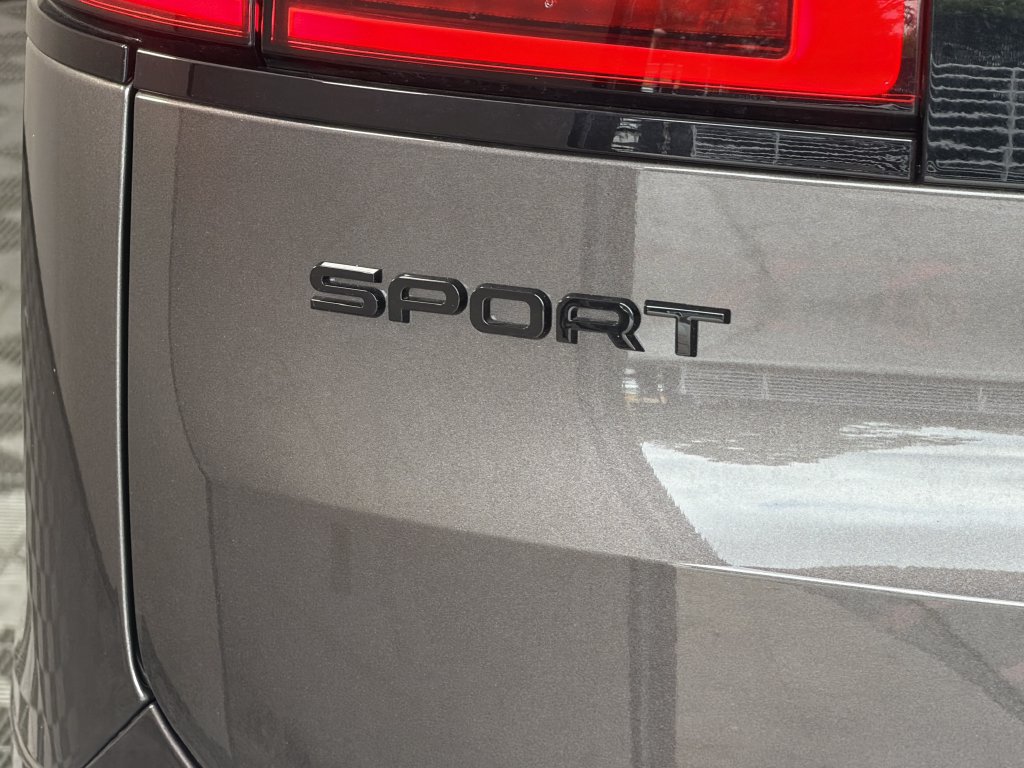 New 2027 Land Rover Range Rover Sport Dynamic SE AWD/4WD image 8