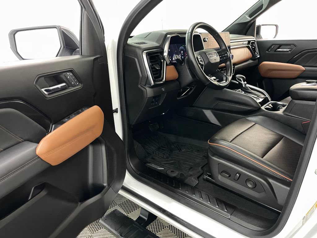 Certified 2024 GMC Canyon AT4 w/ AT4 Premium Package AWD/4WD image 27