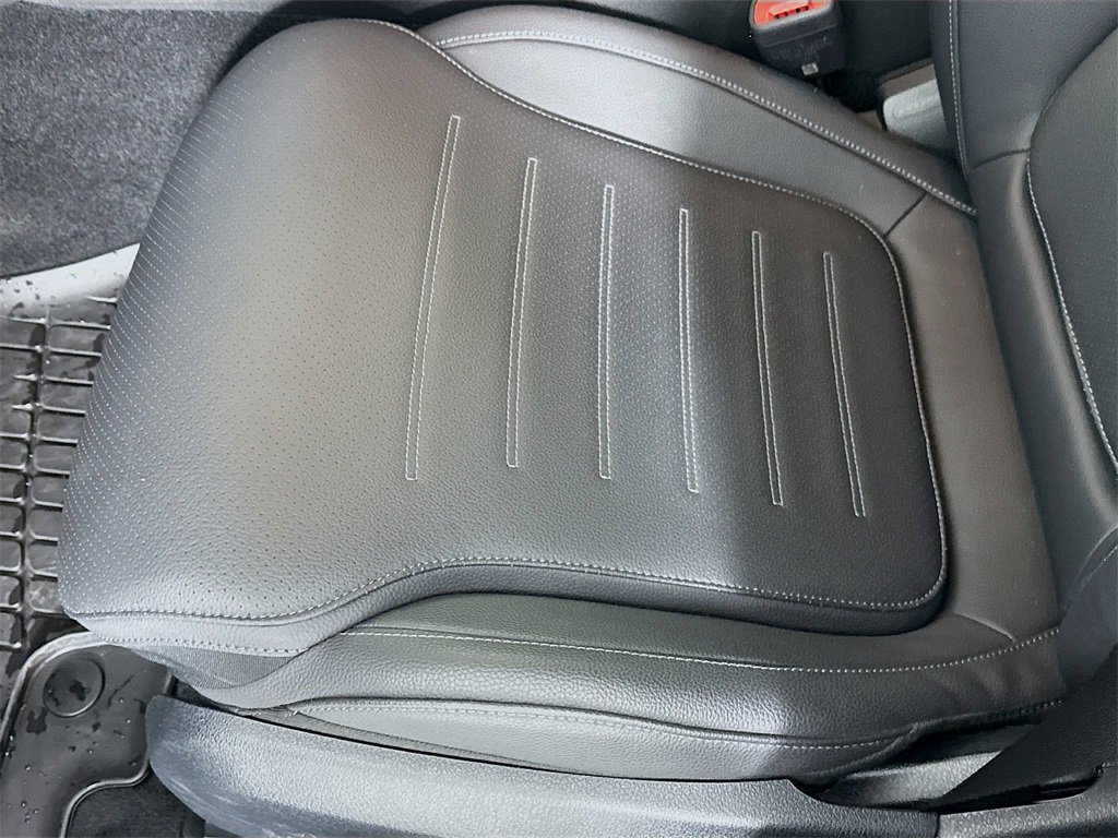 Used 2025 Mercedes-Benz C 300 4MATIC Sedan image 21